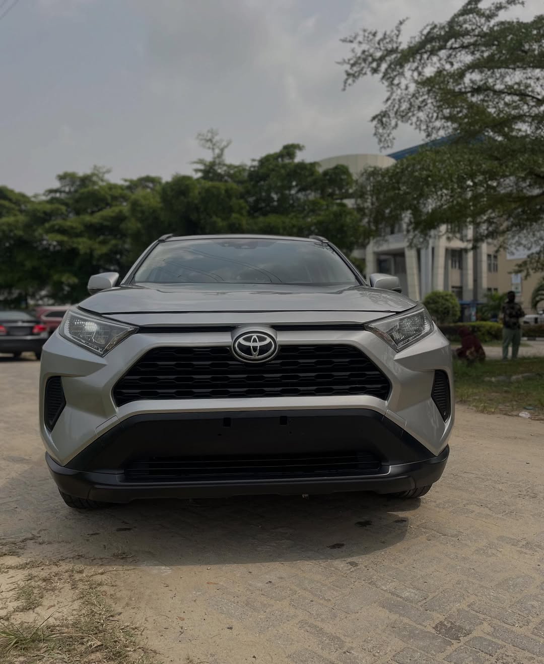 2019 Toyota RAV4 XLE AWD: Sunroof & Tech, 45M Naira