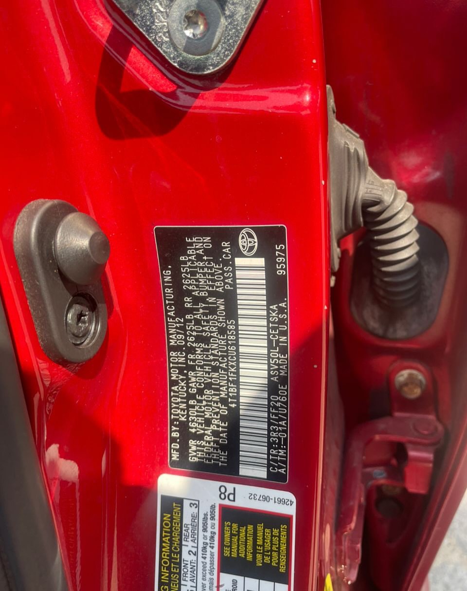 2013 Camry SE: Sunroof & Camera, Unbeatable Price