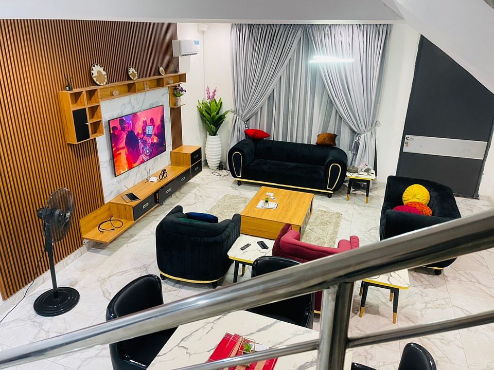 Ikeja’s Ultimate 4-Bed Duplex: Pool, Gym & Elite Amenities