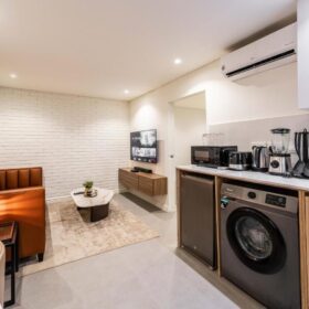 3810511579759088834_img_0