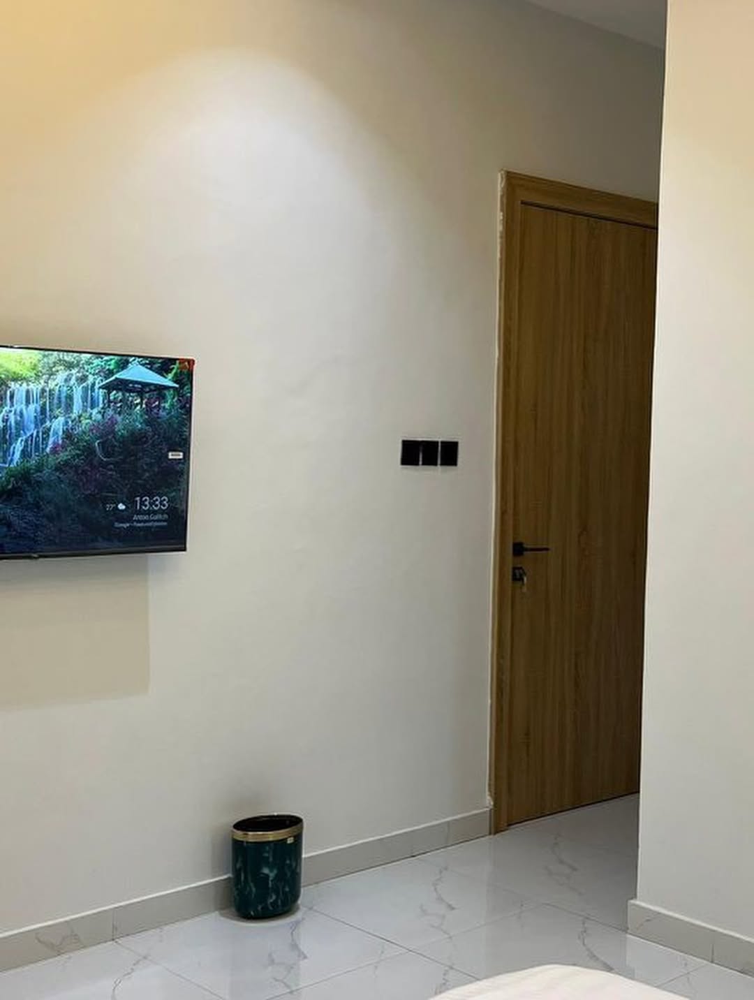 Live in Elegance: Alpha’s Open-Plan Haven