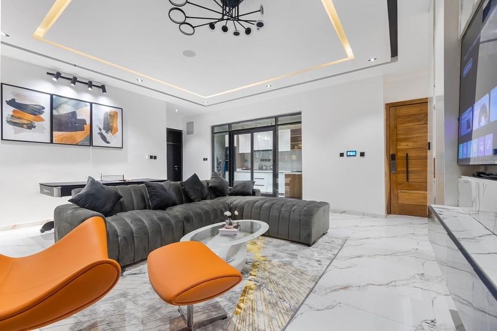 Lagos Luxury Living: Pool, Gym & Smart 2-Bedroom Haven