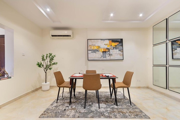 Lekki Phase 1 Oasis: Serene 1BR with 24/7 Power & WiFi