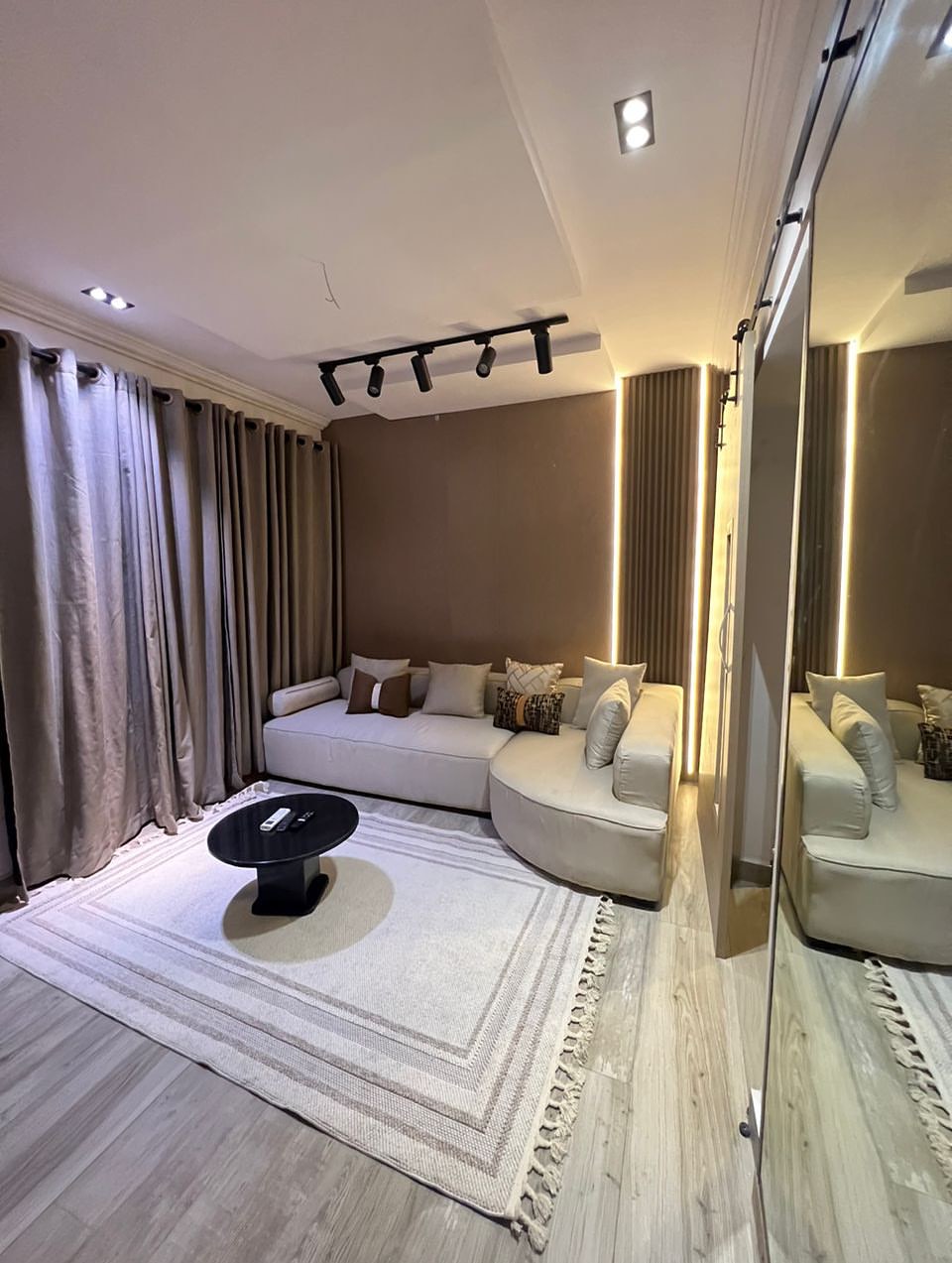 Lekki’s Premier Shortlet: Panoramic Views & 24/7 Power