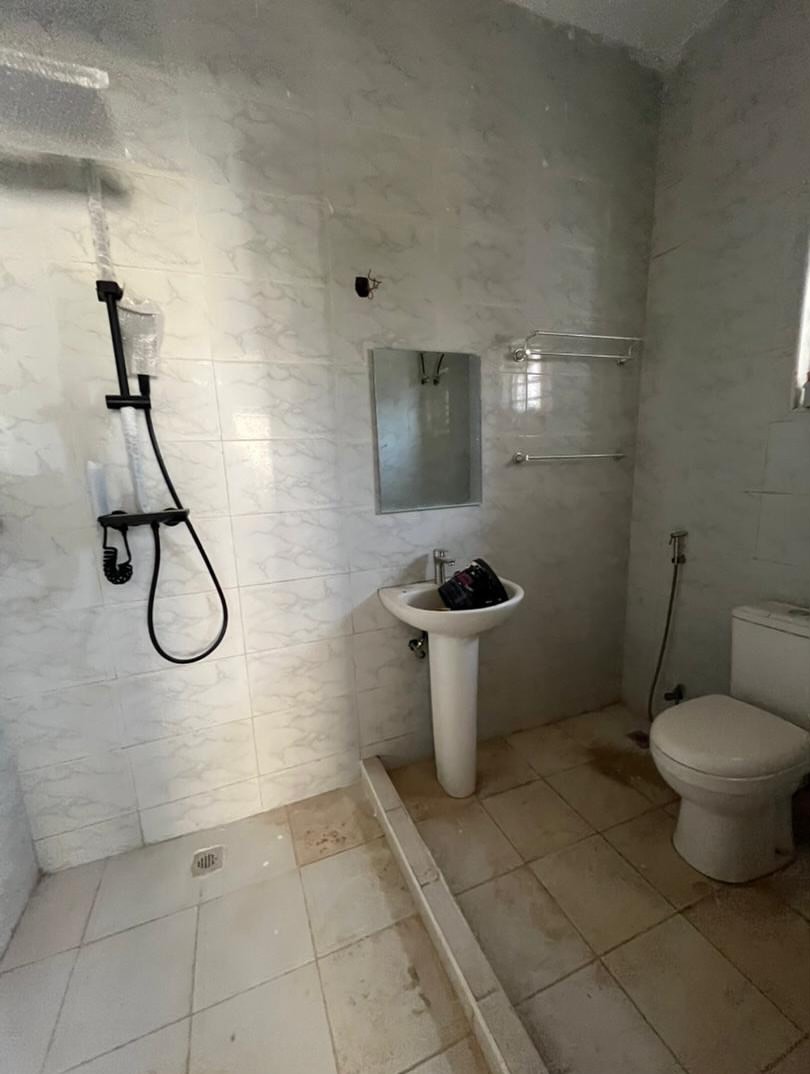 Spacious 2-Bed Ensuite Duplex in Prime Lokogoma