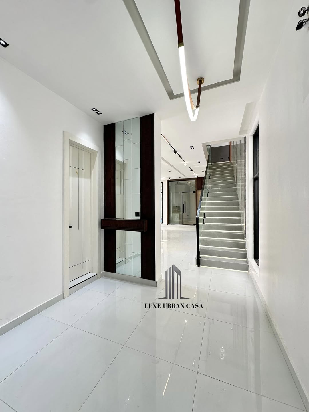 Chevron’s Premier 5-Bedroom Estate with Resort-Style Pool