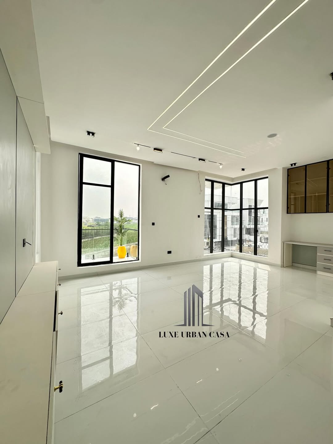 Chevron’s Premier 5-Bedroom Estate with Resort-Style Pool