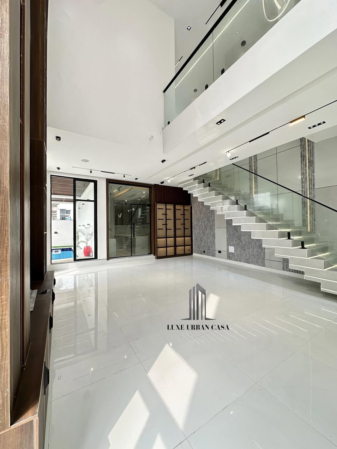 Chevron’s Premier 5-Bedroom Estate with Resort-Style Pool