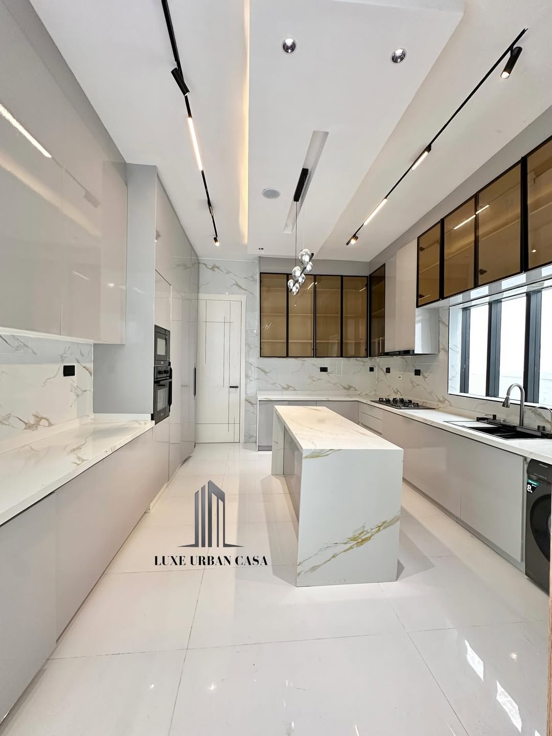 Chevron’s Premier 5-Bedroom Estate with Resort-Style Pool