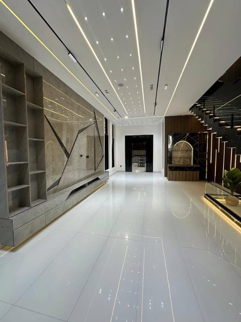 Chevron’s Crown Jewel: 5-Bed Duplex with Pool & BQ