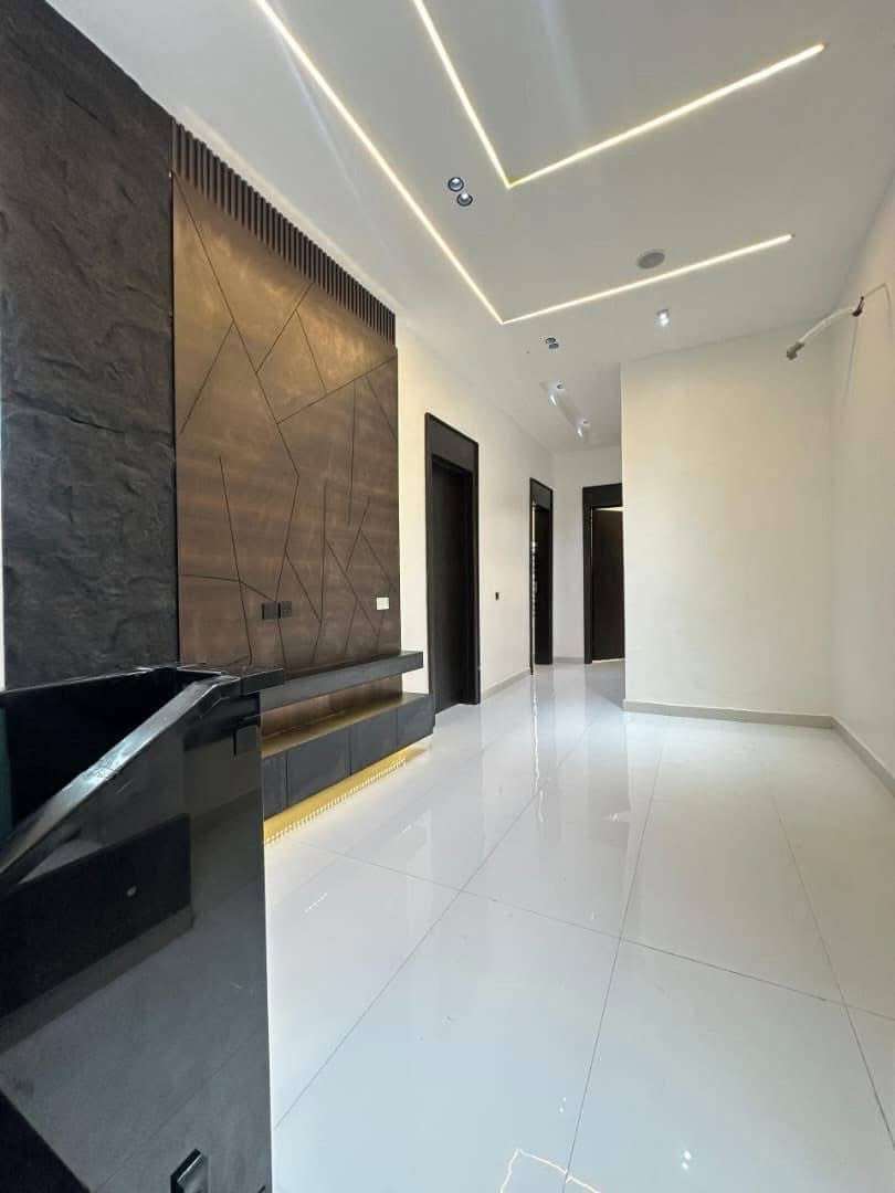 Chevron’s Crown Jewel: 5-Bed Duplex with Pool & BQ