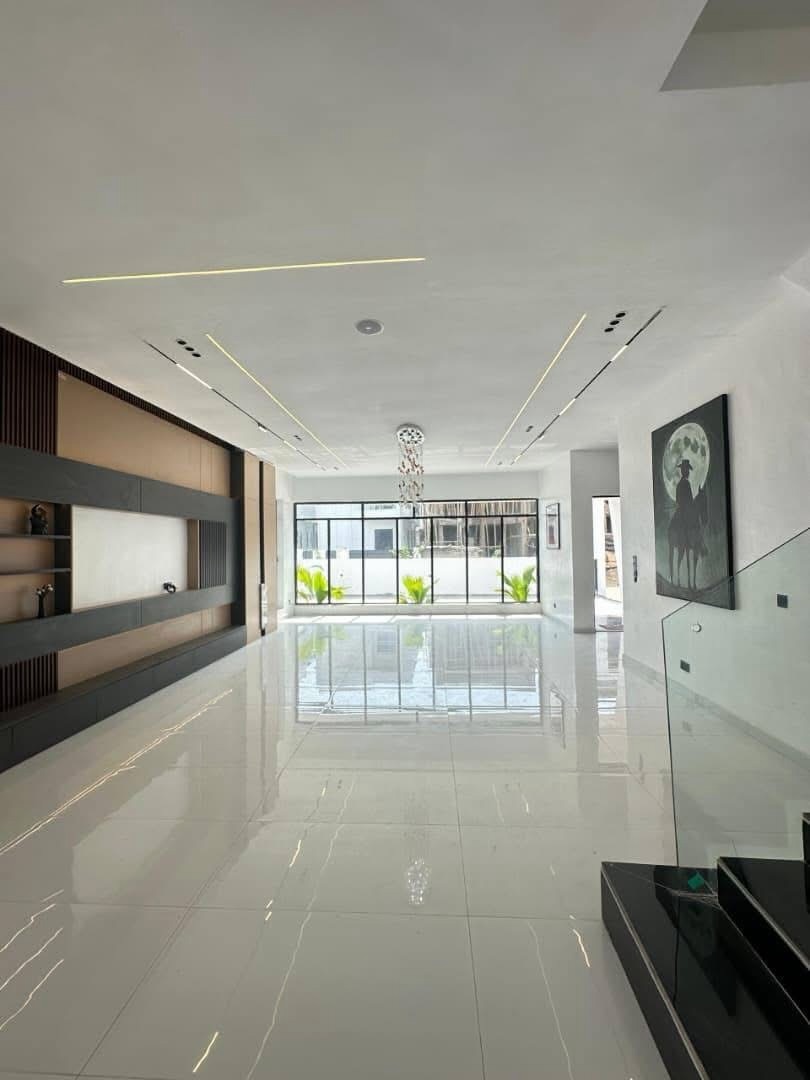 Lekki’s Ultimate 5-Bedroom Estate with Pool & BQ