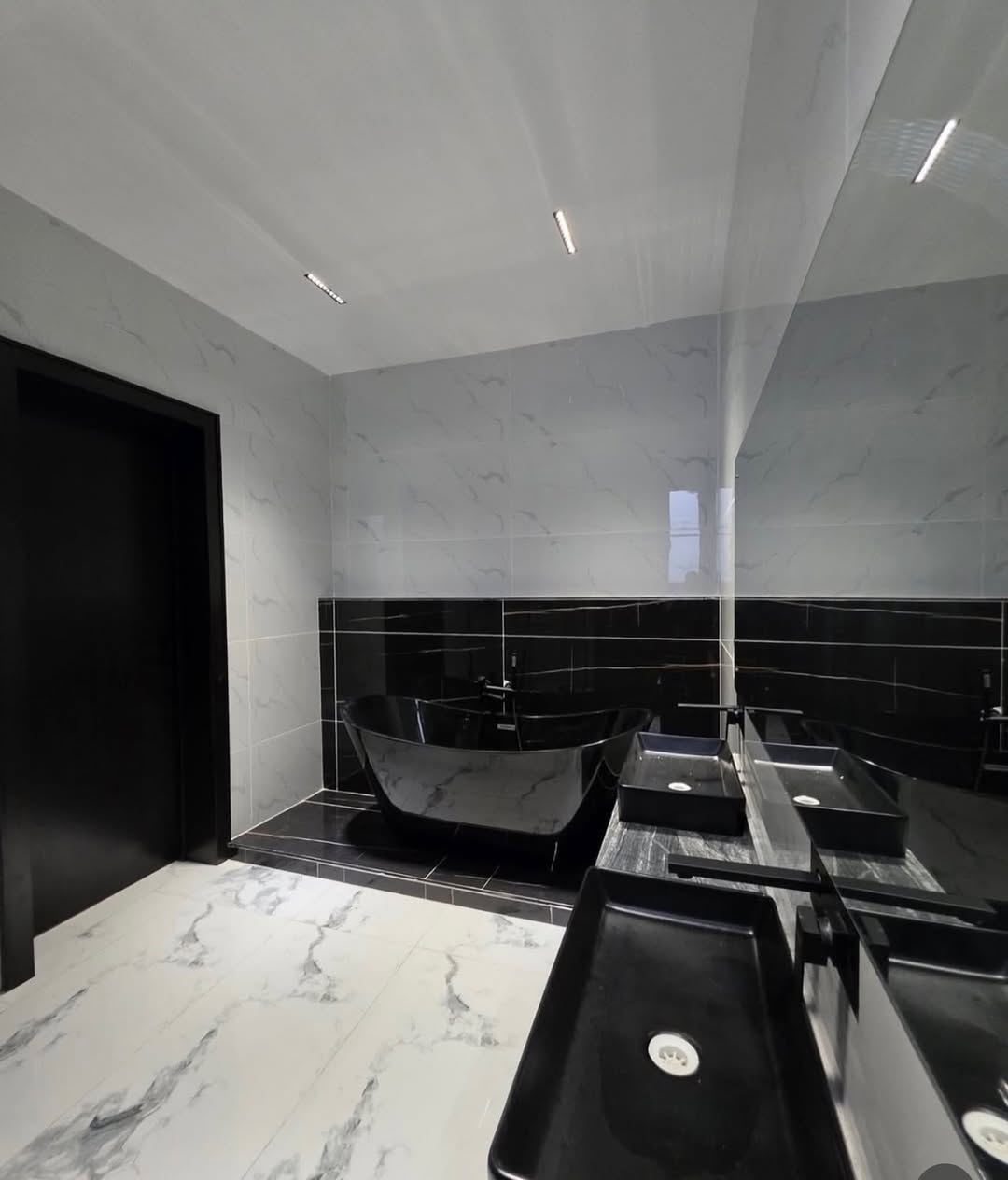 Lekki Phase 1: Your Ultimate 5-Bedroom Estate Masterpiece