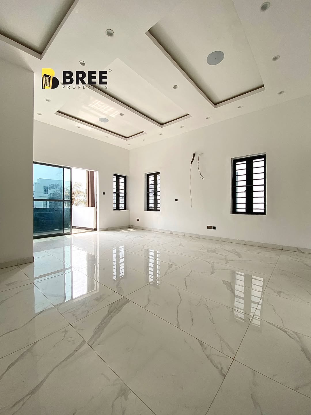 Stunning 4-Bed Poolside Retreat in Lekki County