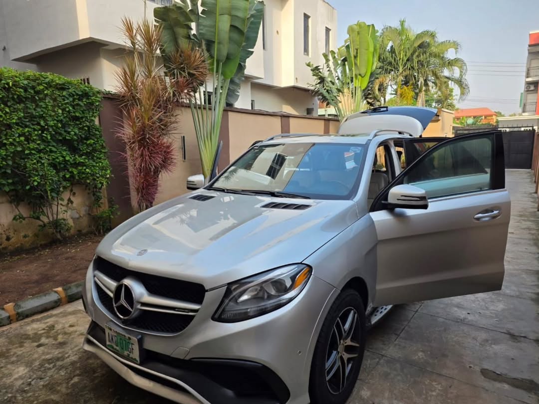 Luxury 2016 Mercedes GLE350: Pristine & Ready