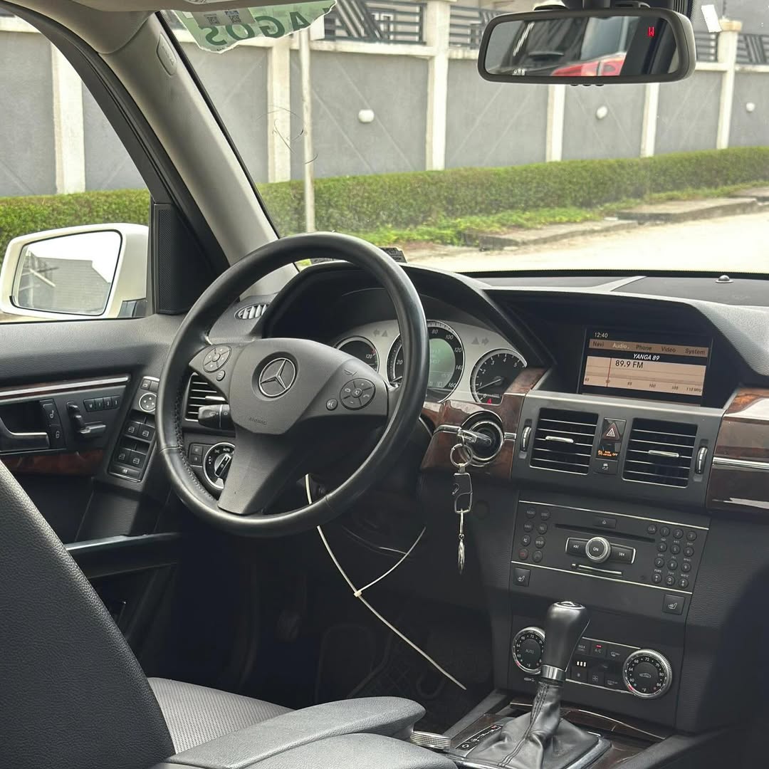 Luxury SUV: 2012 Mercedes GLK350