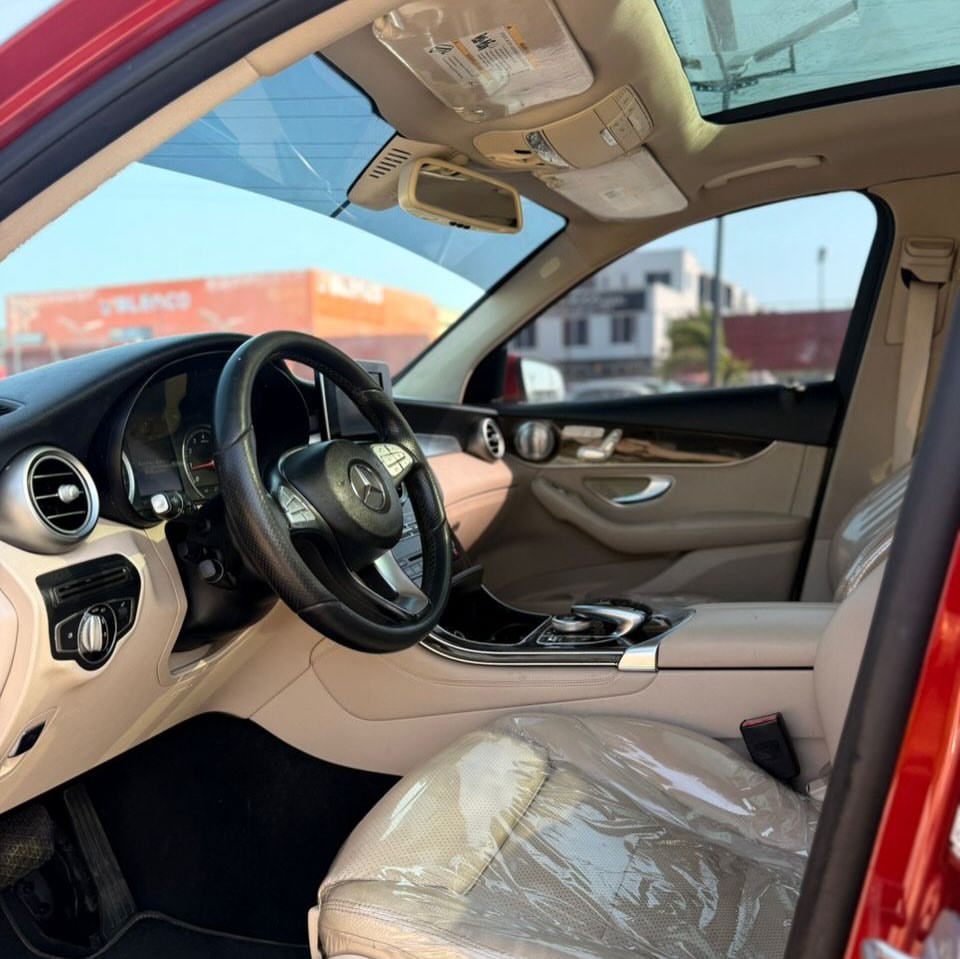 Red Hot 2016 GLC300: Luxury & Panoramic Views