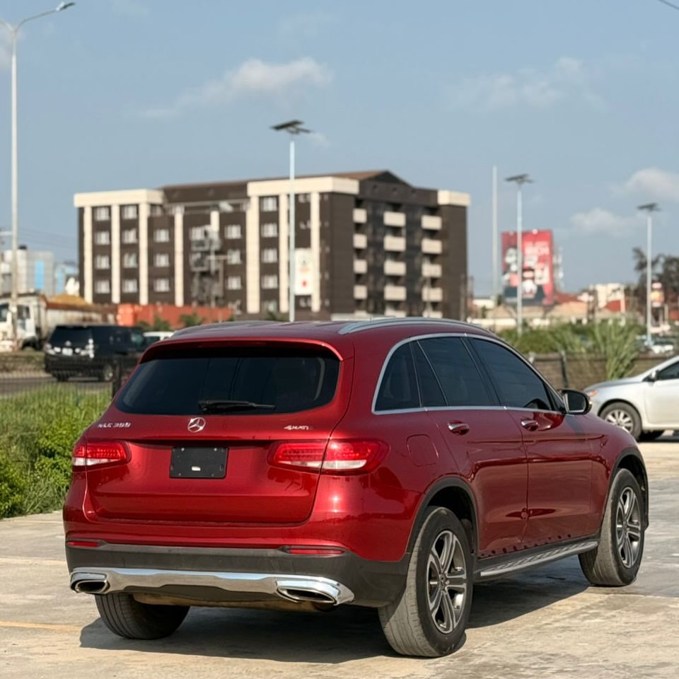Red Hot 2016 GLC300: Luxury & Panoramic Views