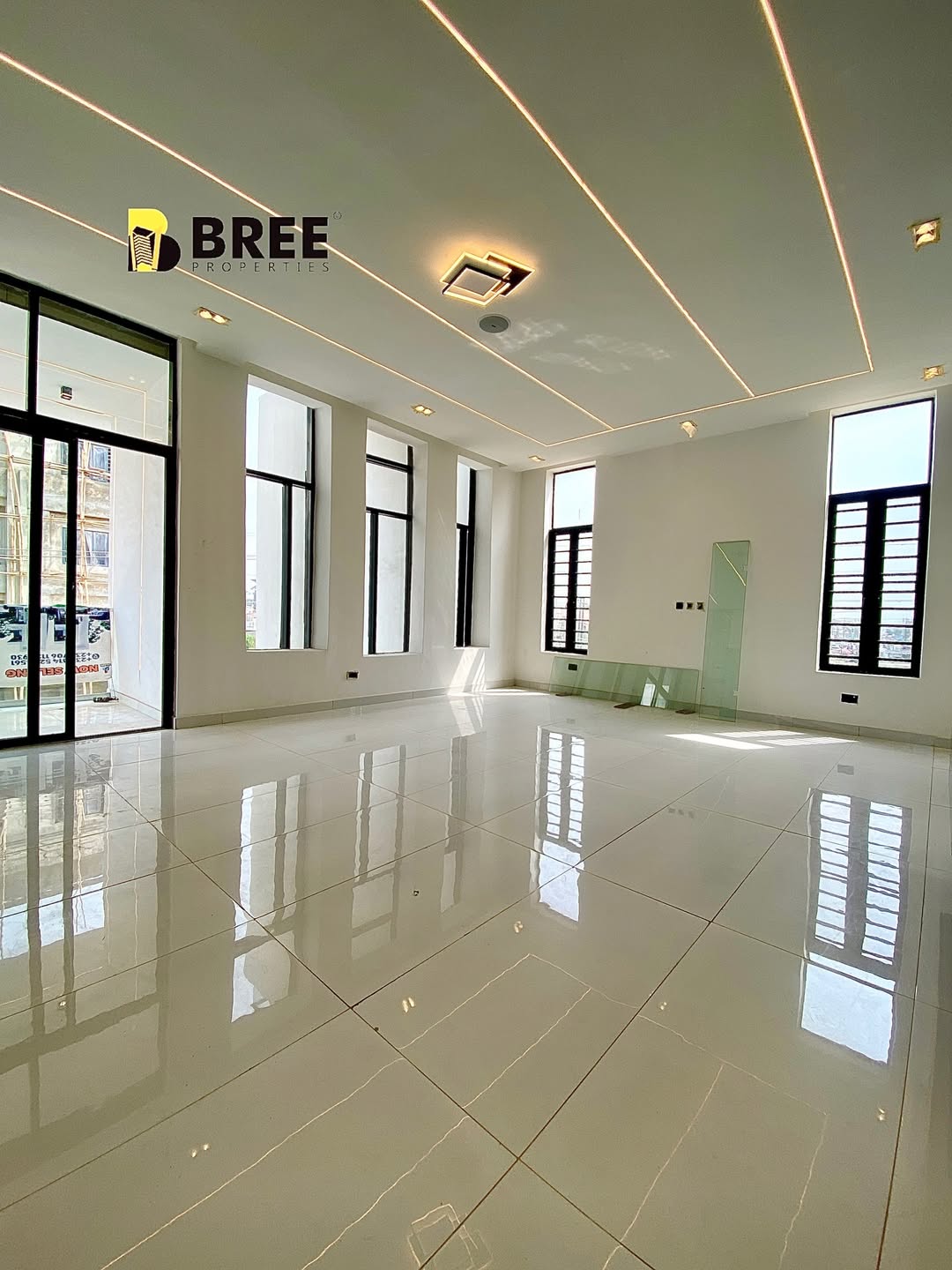 Elegant 5-Bedroom Haven with Pool in Prime Chevron Estate