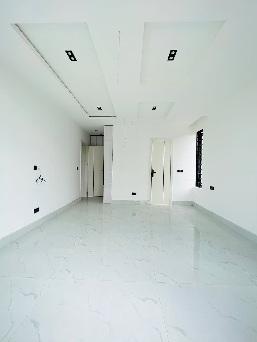 Lekki Phase 1 Gem: 2-Bedroom with Rooftop Oasis