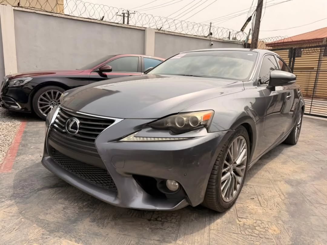 Luxury Lexus IS250: Impeccable 2014, Only ₦17.8M