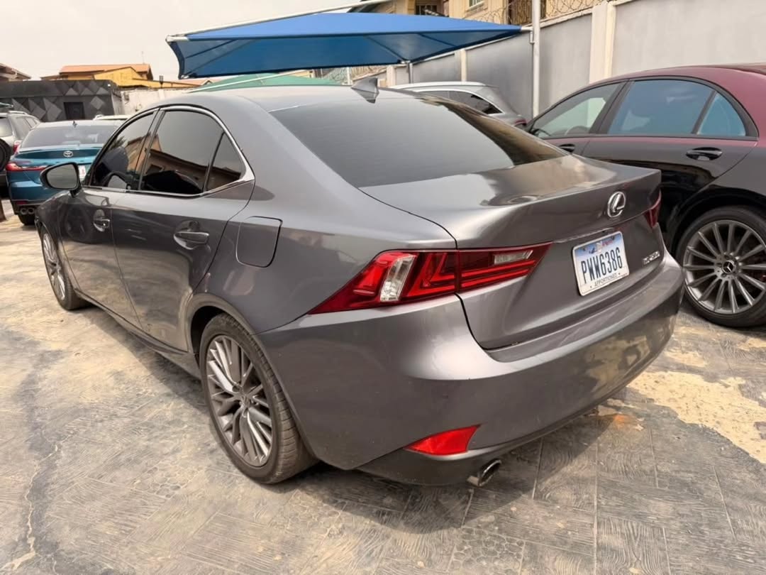 Luxury Lexus IS250: Impeccable 2014, Only ₦17.8M