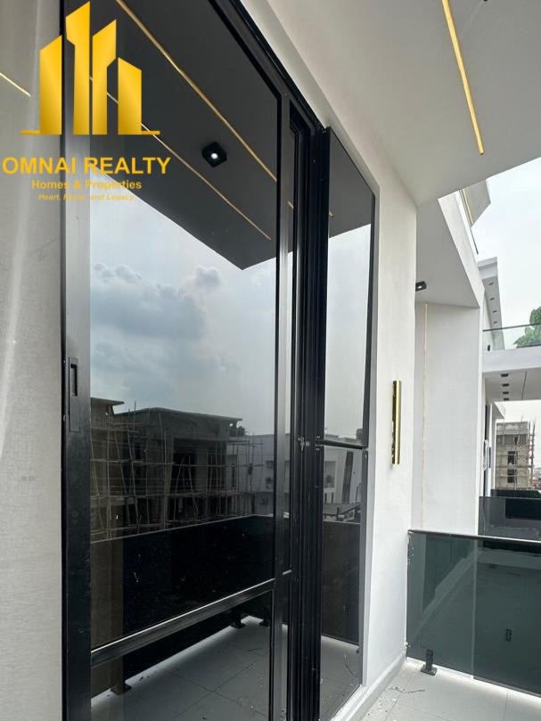 Lekki’s Premier 4-Bedroom Duplex with BQ