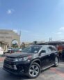Luxury 2016 Highlander: Panoramic Sunroof & AWD