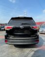 Luxury 2016 Highlander: Panoramic Sunroof & AWD
