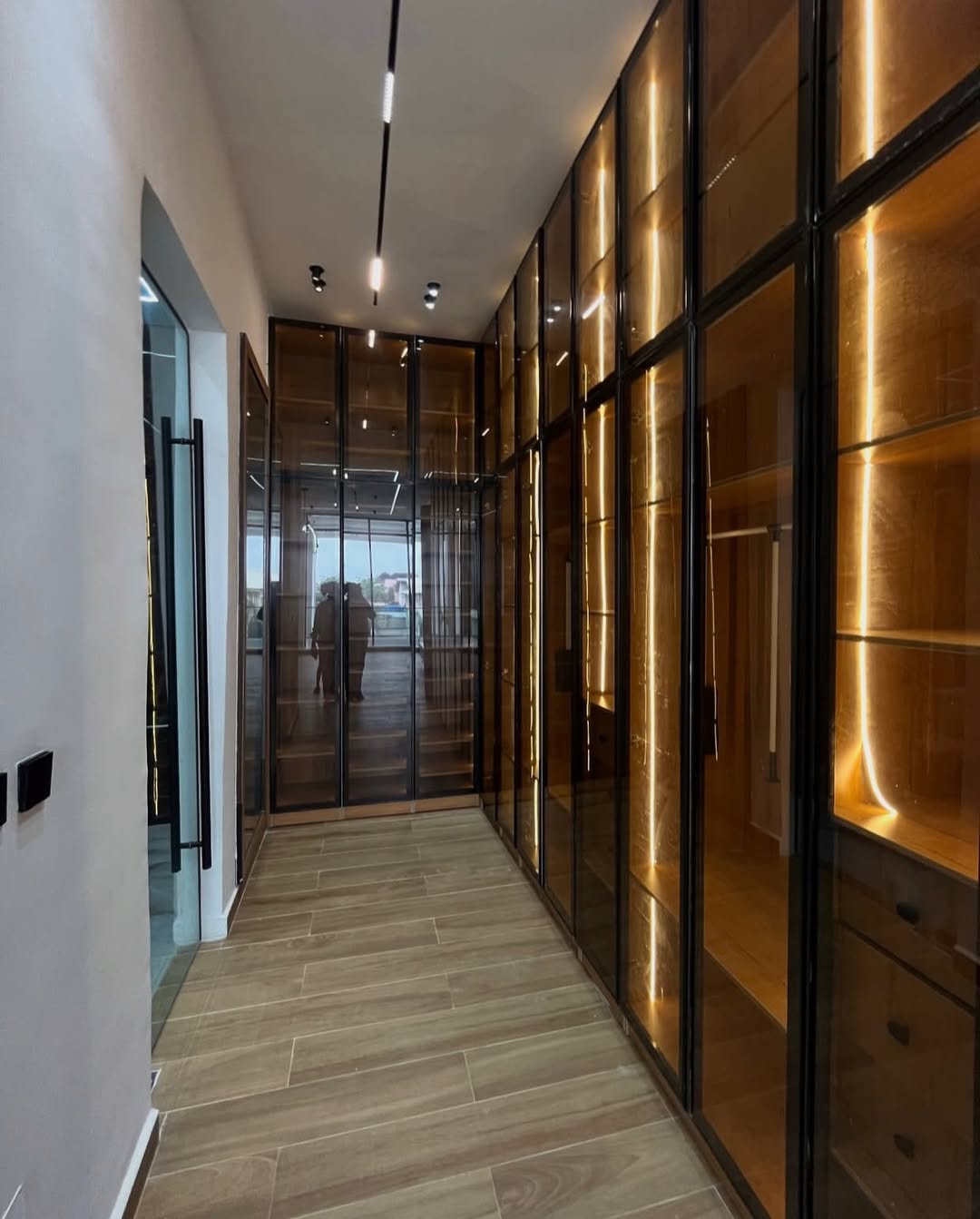 Lagos Luxury: 5-Bed Duplex with Pool & Gym in Ikota