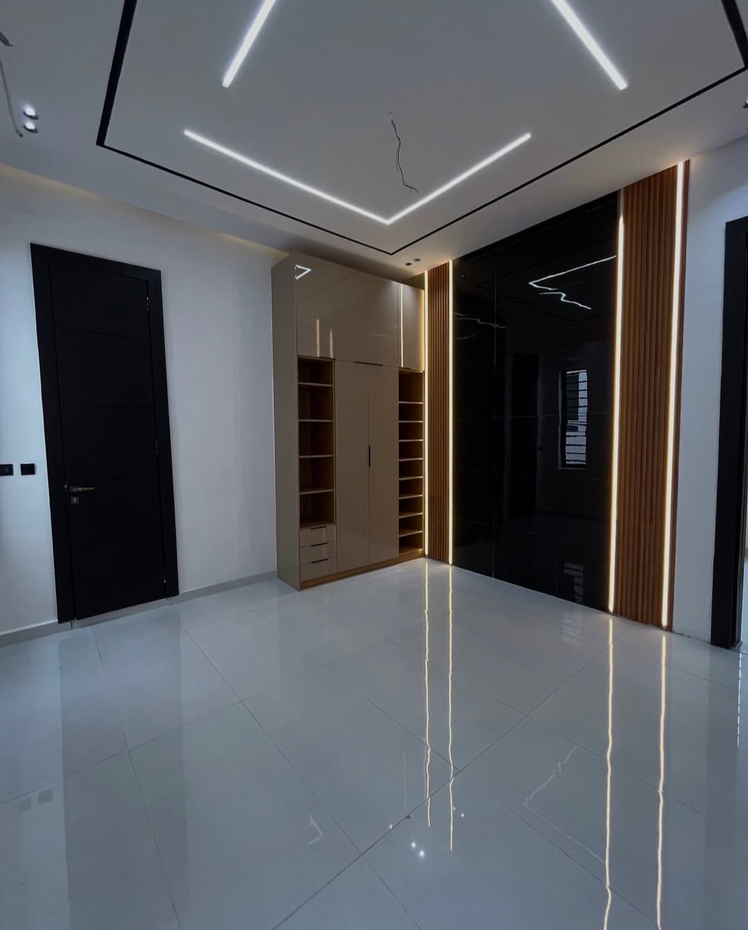 Lagos Luxury: 5-Bed Duplex with Pool & Gym in Ikota