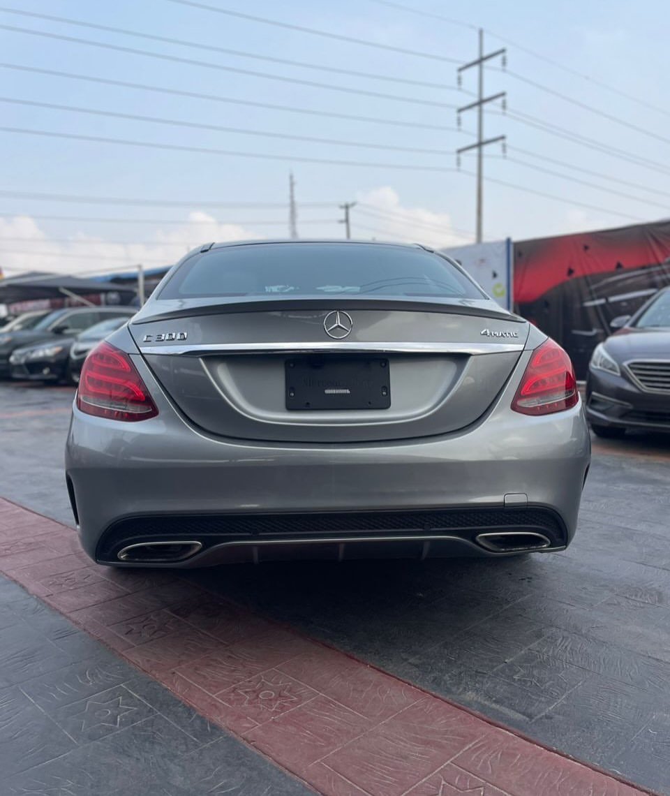 Luxury 2016 Mercedes C300 with Panoramic Sunroof