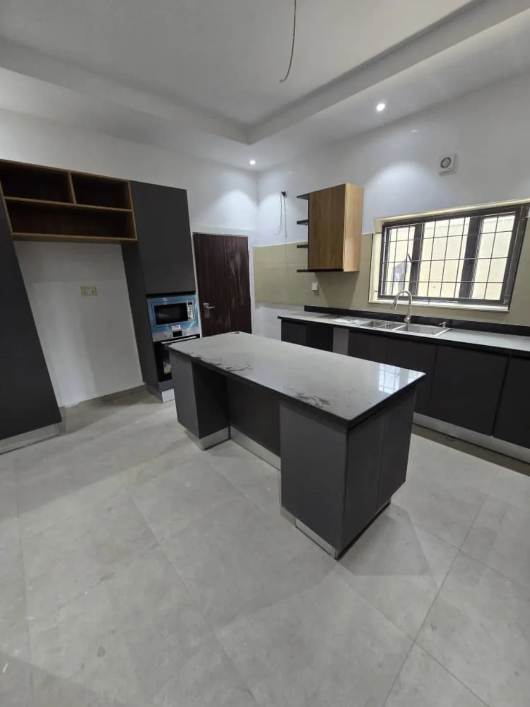 Spacious 4-Bed Ensuite Duplex with BQ in Guzape