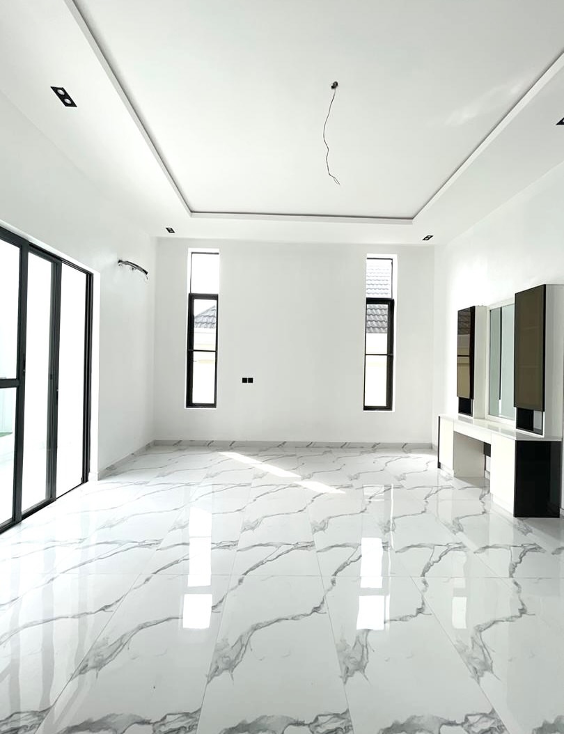 Lekki’s Ultimate Family Oasis: 5-Bed Duplex with Pool & Cinema