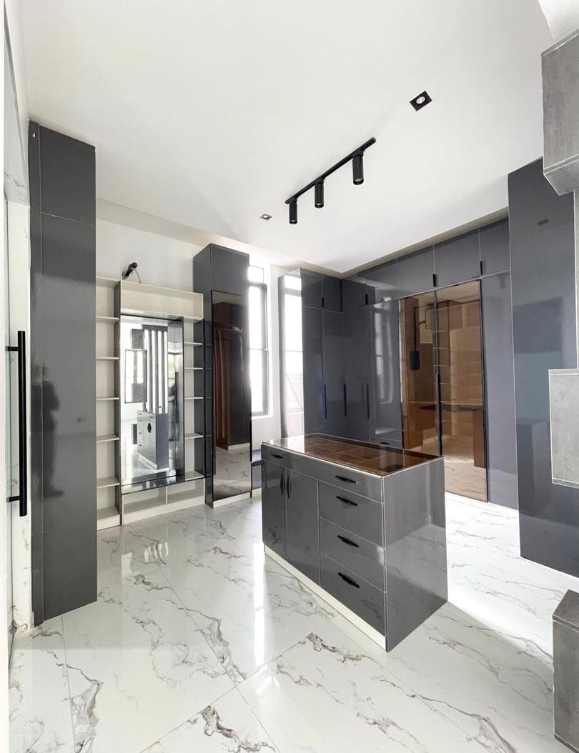 Lekki’s Ultimate Family Oasis: 5-Bed Duplex with Pool & Cinema