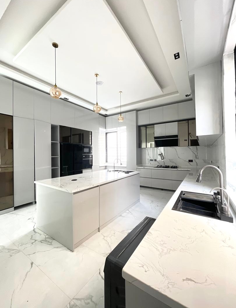 Lekki’s Ultimate Family Oasis: 5-Bed Duplex with Pool & Cinema