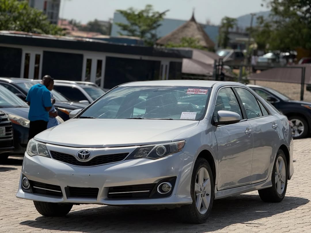2014 Camry SE: 50% Down, Drive Away Today!