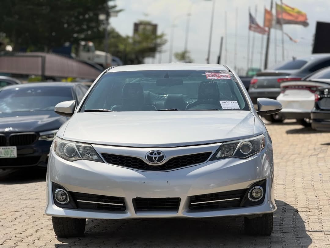 2014 Camry SE: 50% Down, Drive Away Today!