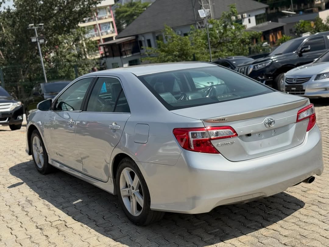 2014 Camry SE: 50% Down, Drive Away Today!