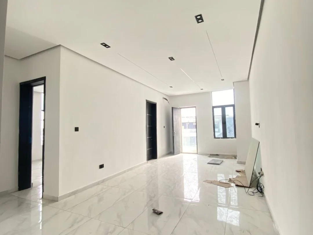 Lekki’s Ultimate Shortlet Gem: High-Yield Luxury Awaits