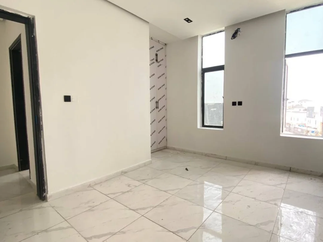 Lekki’s Ultimate Shortlet Gem: High-Yield Luxury Awaits