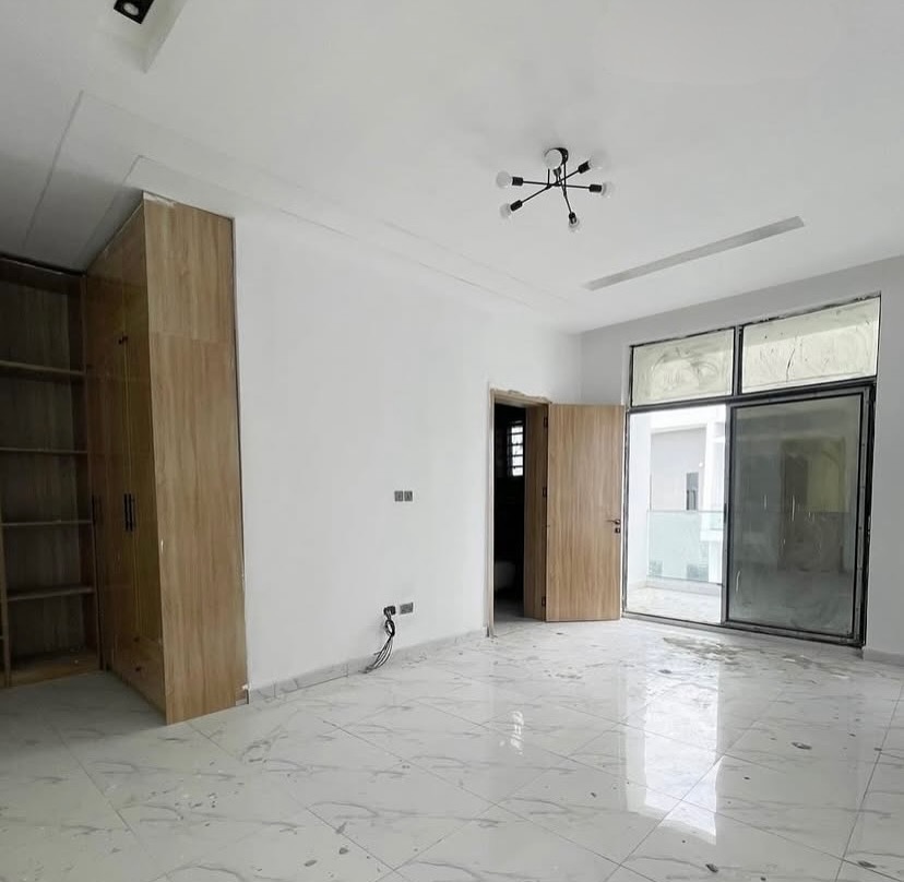 Exquisite 4-Bedroom Duplex in Prime Orchid, Lekki