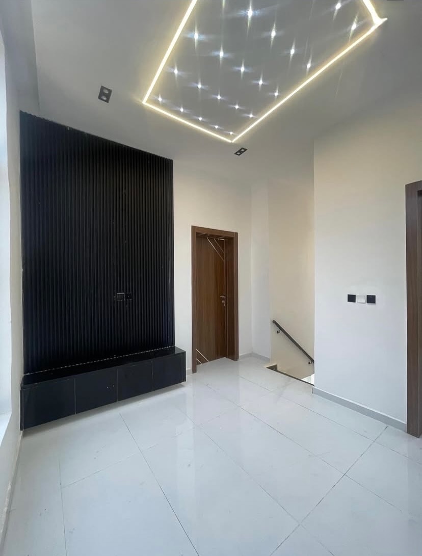 Ikota Haven: Spacious 4-Bedroom Detached Duplex