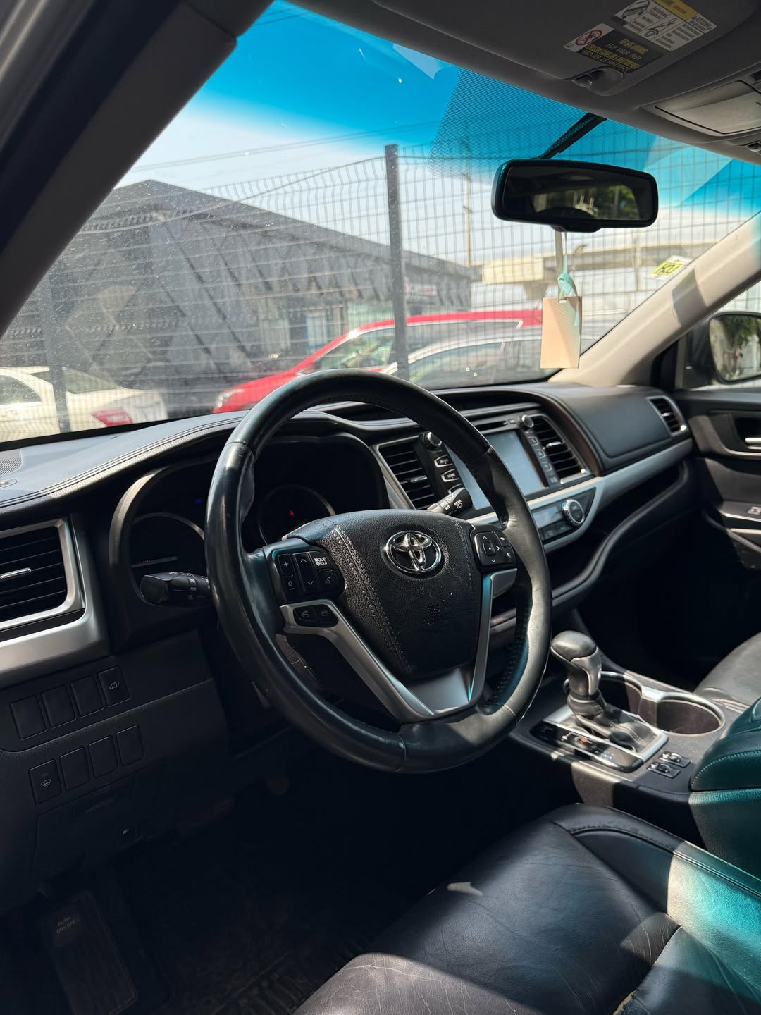 2016 Toyota Highlander: Luxury & Value at 28M