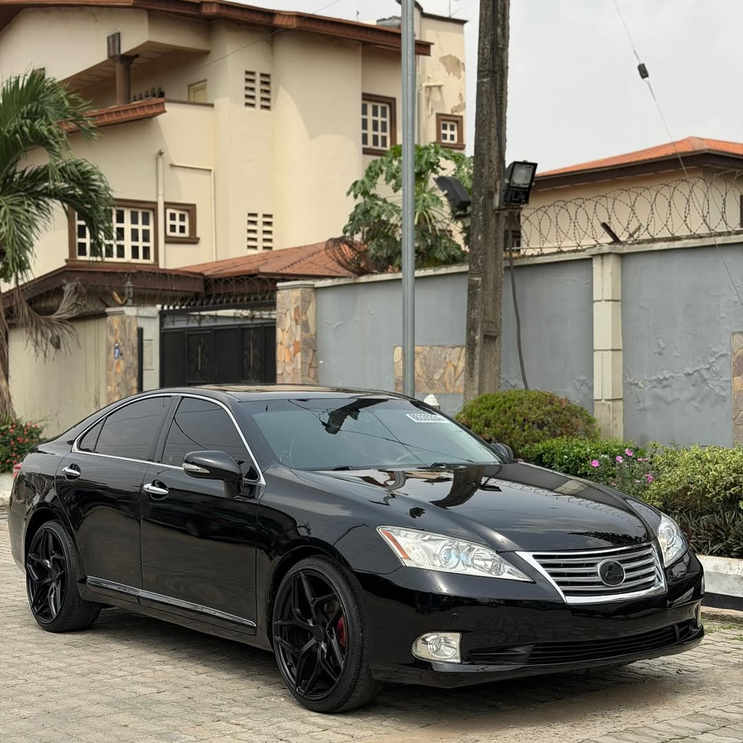 Blacked-Out 2010 Lexus ES350 V6: Luxury Unleashed