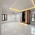 Exquisite 5-Bedroom Duplex with Cinema & Elevator in Guzape