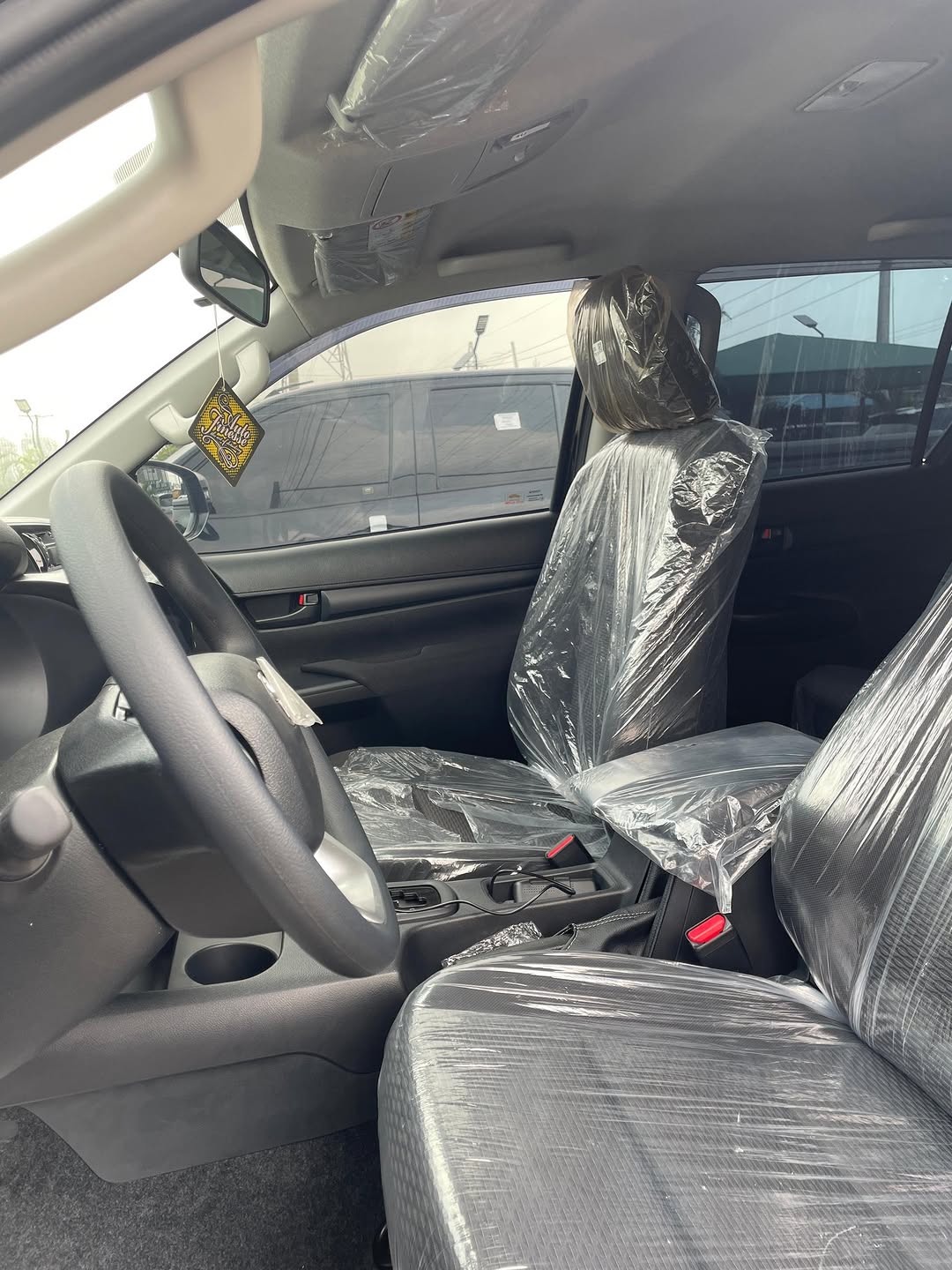 2025 Hilux SR5: Unstoppable 4×4 Power & Tech