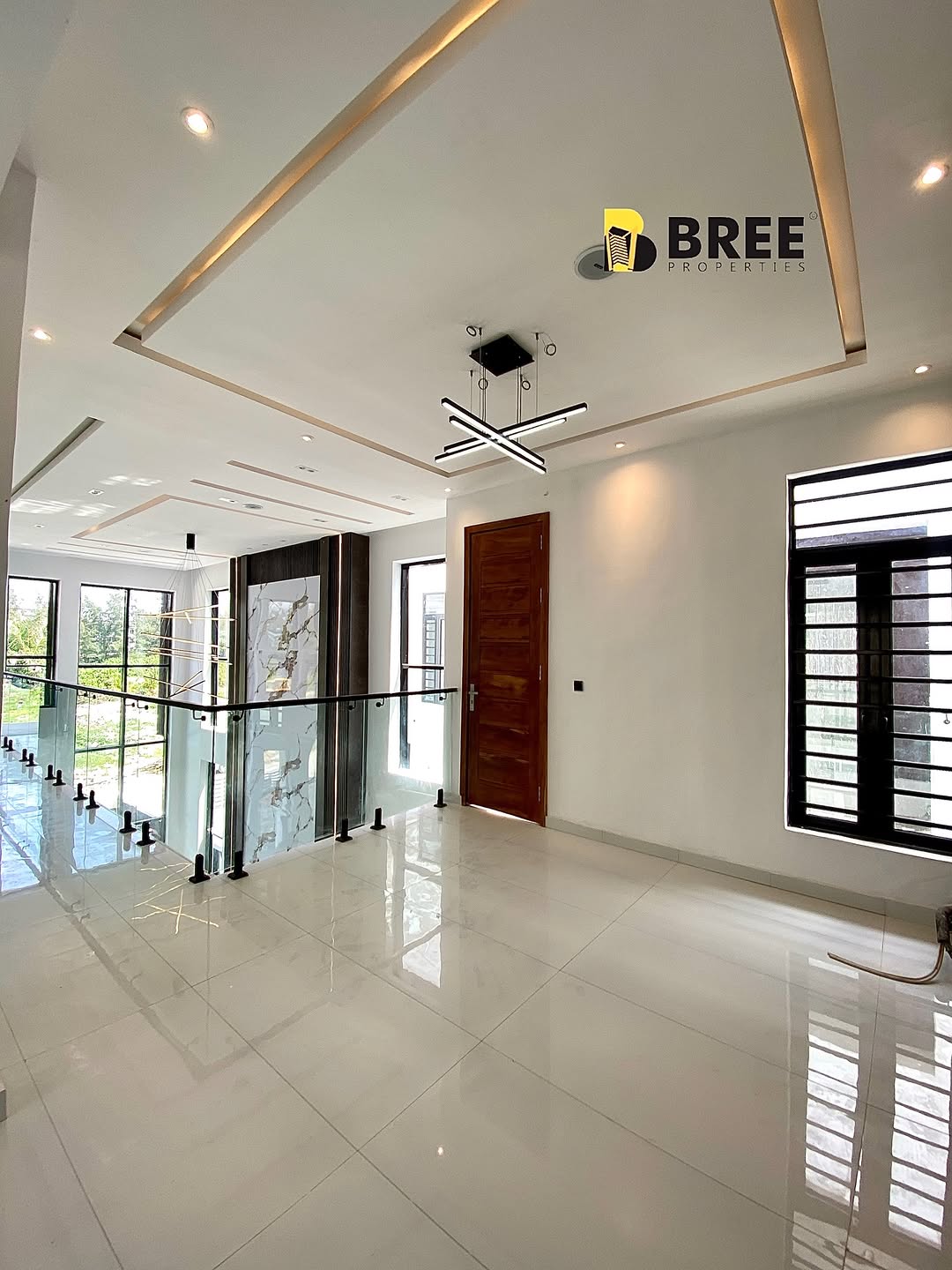 Stunning 5-Bedroom Oasis with Pool in Prime Lekki