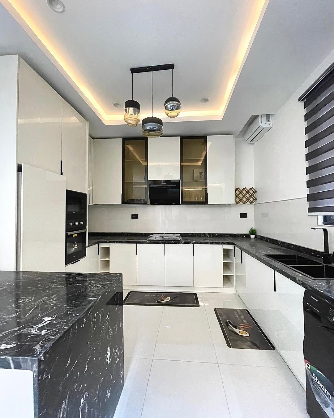 Sleek 2-Bed Poolside Apartment in Ikate Lekki