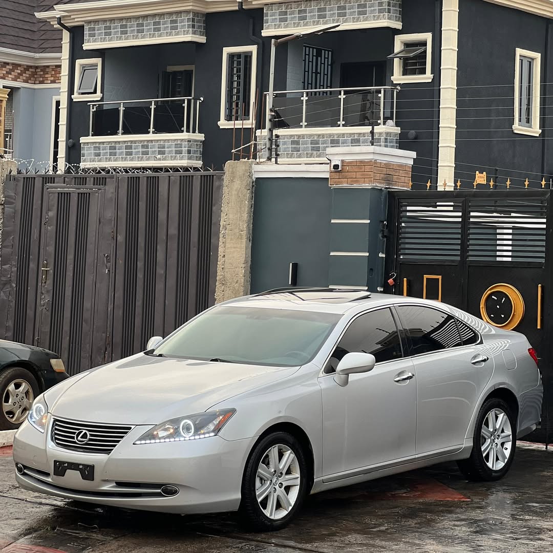 Immaculate 2008 Lexus ES350: Rare & Loaded